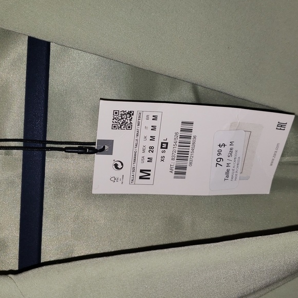 Vest - Picture 2 of 4